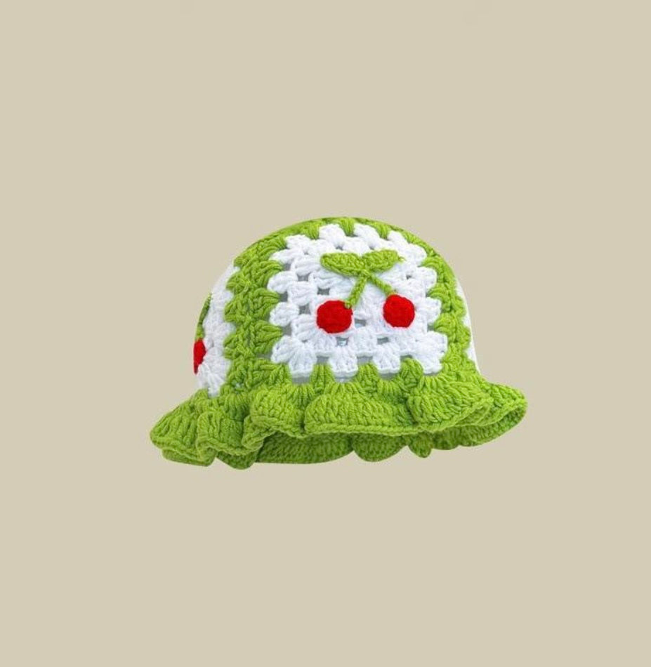 KNITTED BUCKET HAT