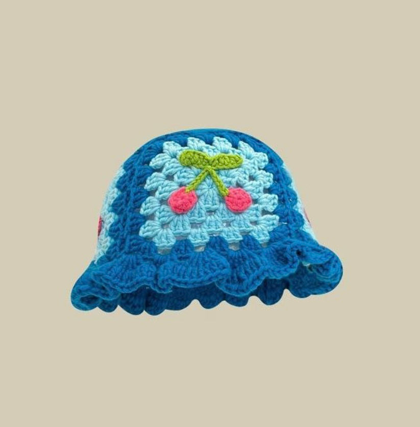 KNITTED BUCKET HAT