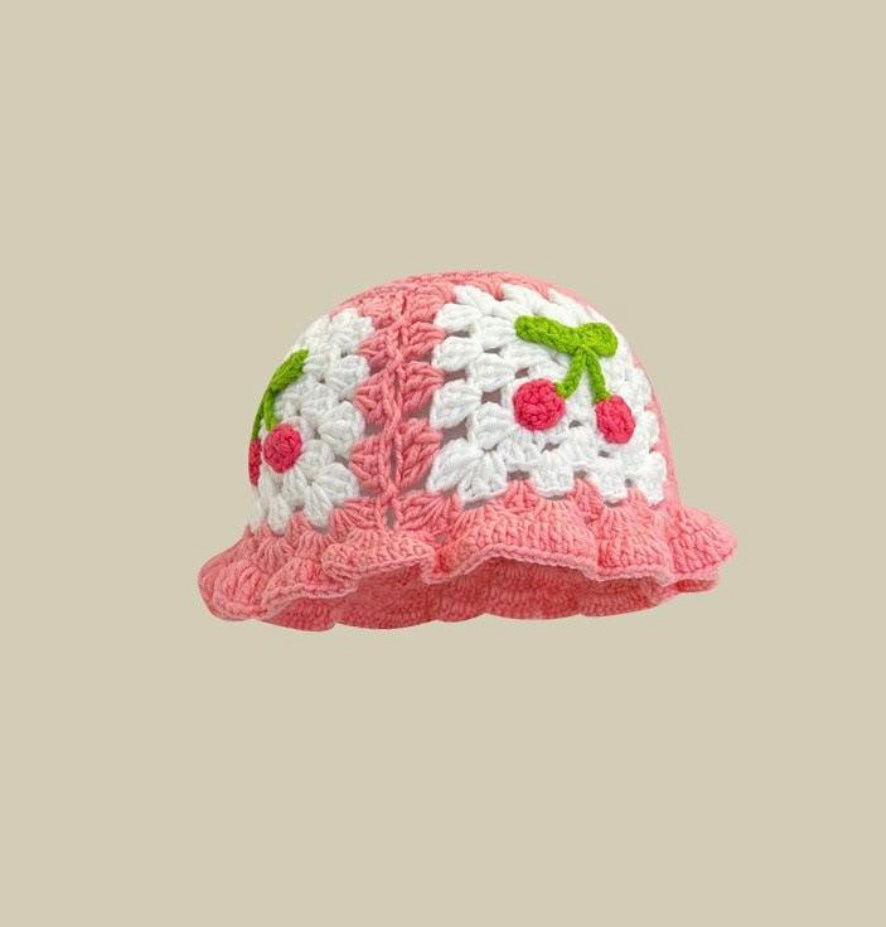 KNITTED BUCKET HAT