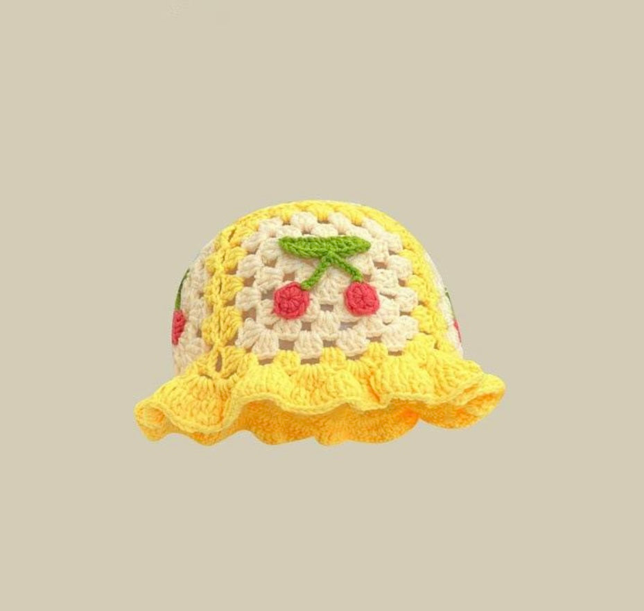 KNITTED BUCKET HAT