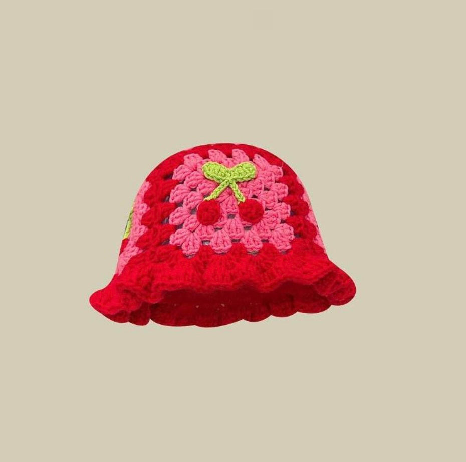 KNITTED BUCKET HAT